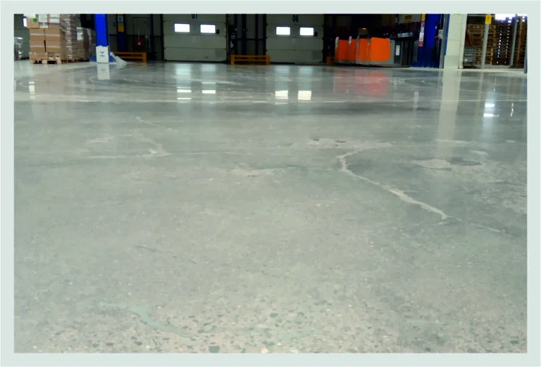 AVM ve Mağazalarda Parlak Beton Zeminlerin Estetik ve Fonksiyonel Şöleni