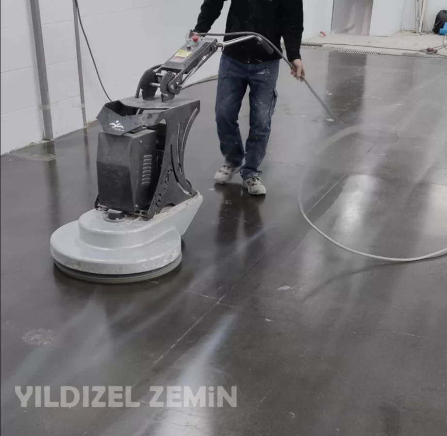 Beton Silim mi Epoksi mi? Zemin Karar Rehberi