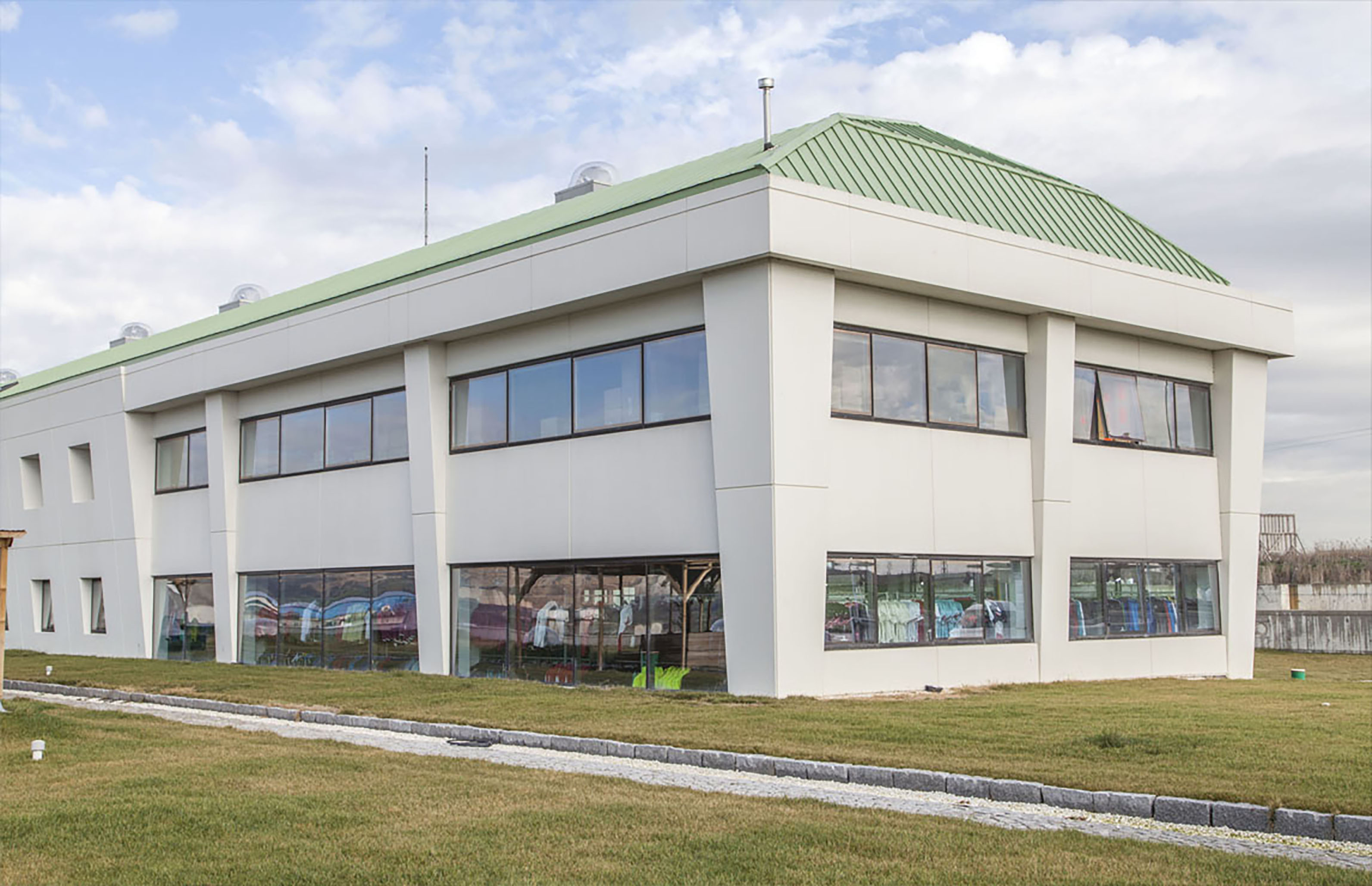 Barco Tekstil – Tozsuz ve Yüksek Mukavemetli Endüstriyel Zeminler