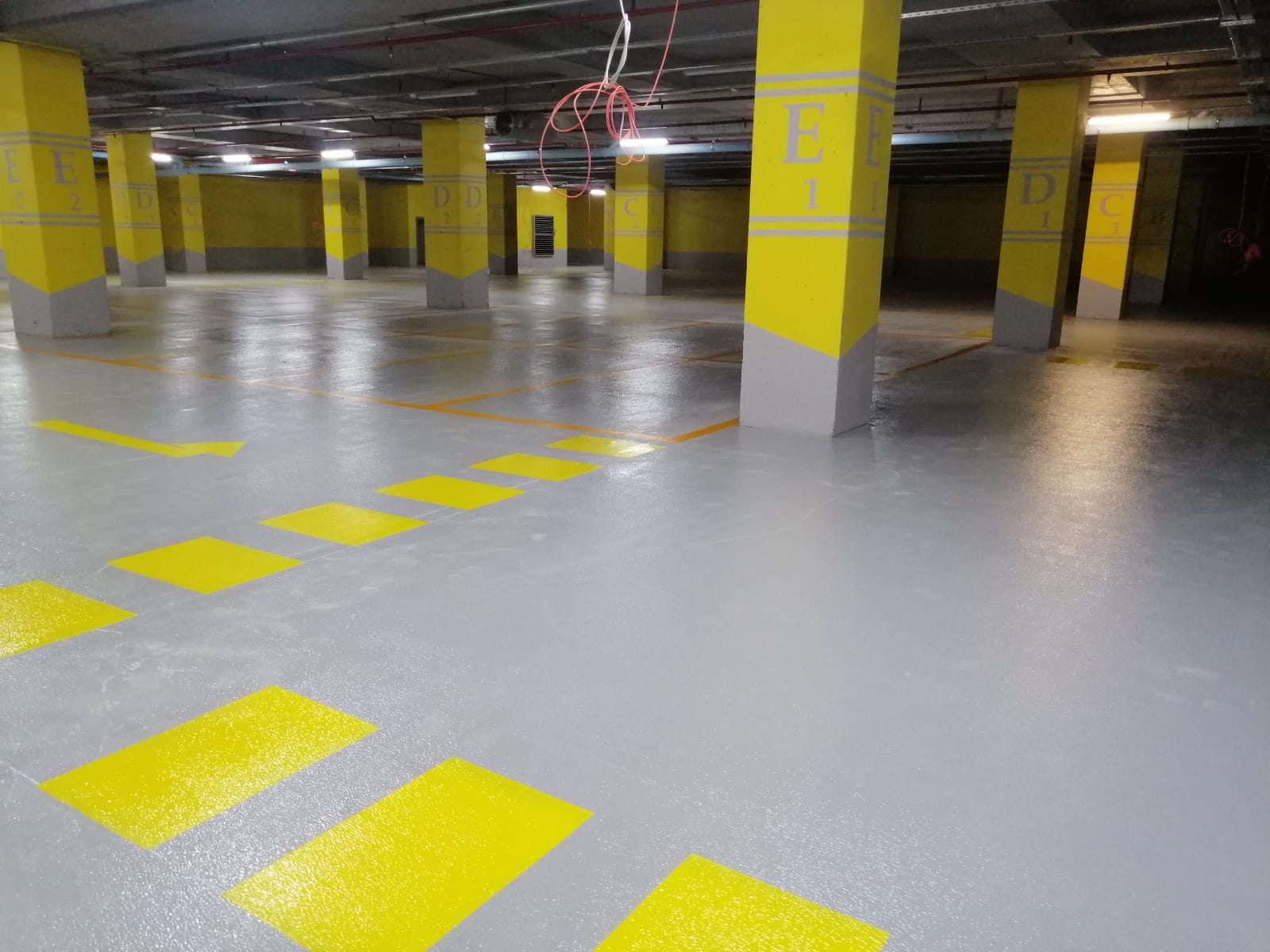 Otopark içi yaya geçidi işaretlemesi